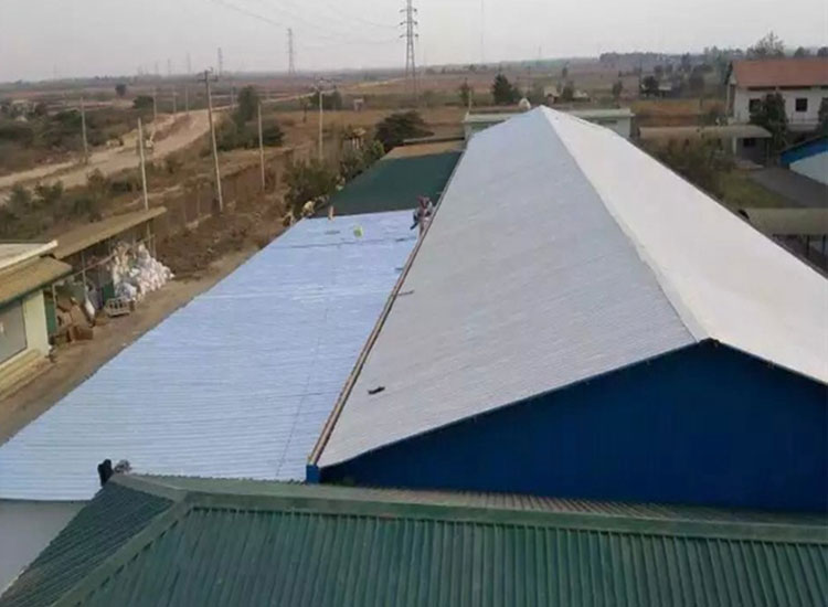 柬埔寨金边制品厂金属屋顶隔热防水工程案例